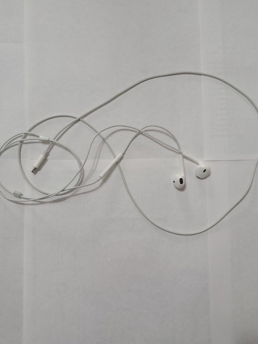 Apple EarPods with Lightning Connector